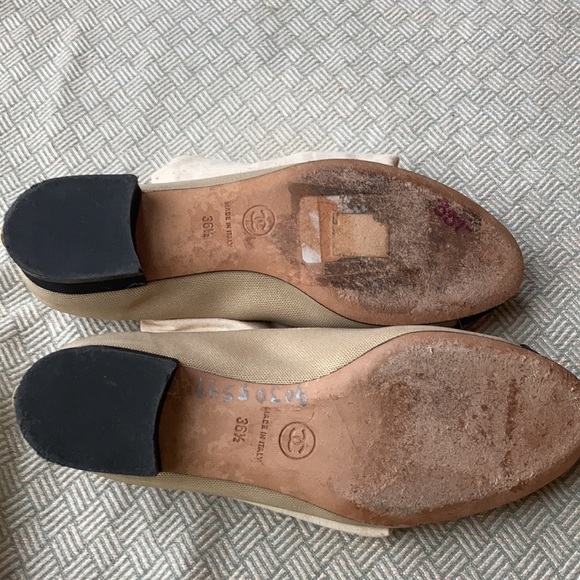 Gold and black Chanel metallic flats - Picture 6 of 7